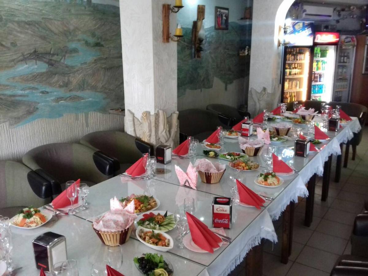 Racu Hotel Comrat Kültér fotó